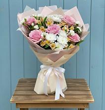 Букет цветов из:  Гвоздики, Орхидеи и Розы в Султан-Янги-Юрте