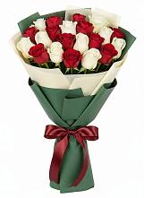 Букет Микс из красных и белых роз в Султан-Янги-Юрте