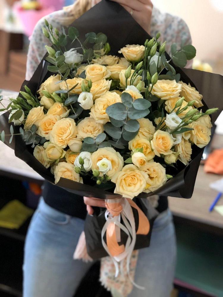 Букет цветов из: Розы и Лизиантусы в Султан-Янги-Юрте