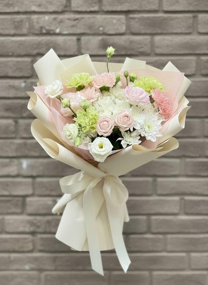 Букет цветов из: Гвоздики, Розы, Лизиантусы и Хризантемы в Султан-Янги-Юрте