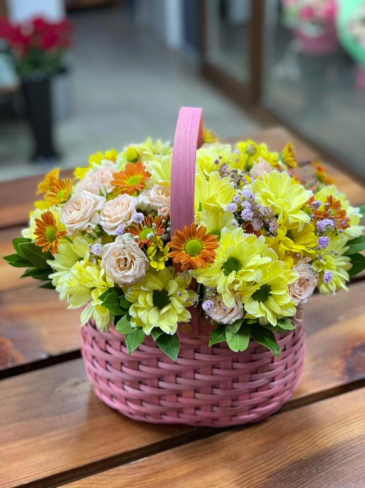 Цветочная композиция из Хризантемы и Розы в корзине в Султан-Янги-Юрте