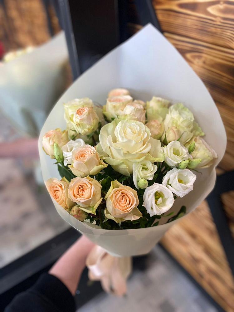 Букет цветов из: Розы и Лизиантусы в Султан-Янги-Юрте